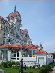 Ferienwohnungen K�hlungsborn: Apartmenthaus Meeresblick